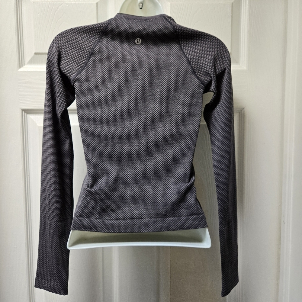 Lululemon Swiftly Tech Long-Sleeve Shirt 2.0 Waist Length Textured Knit Graphite - Picture 4 of 7